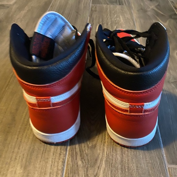 MENS NIKE JORDANS - Picture 2 of 3